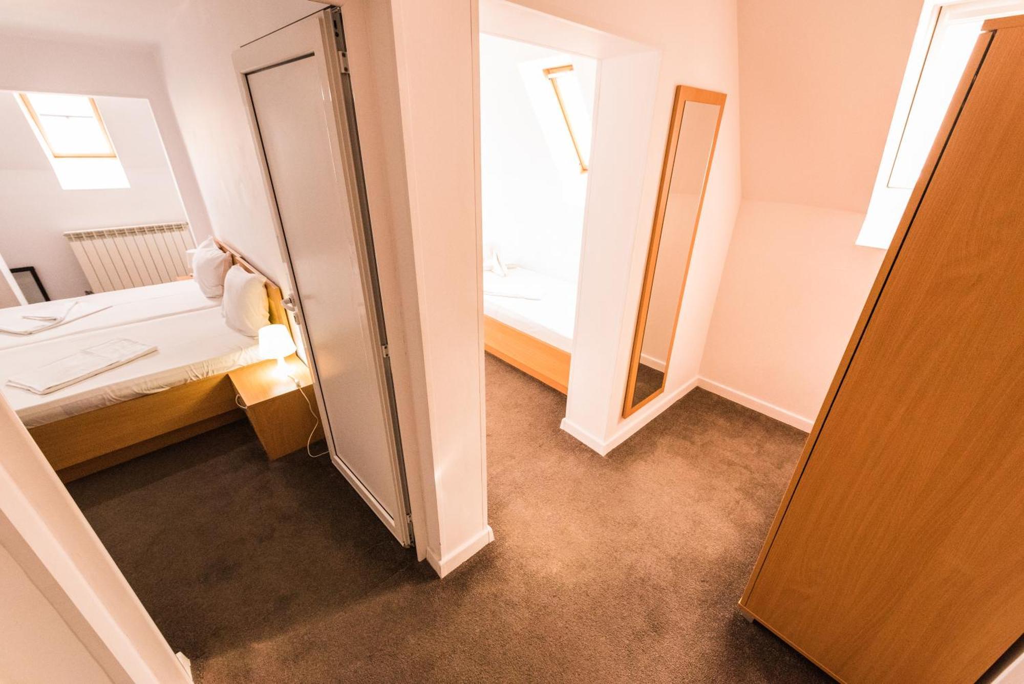 Manea Orsova Hotel Ngoại thất bức ảnh