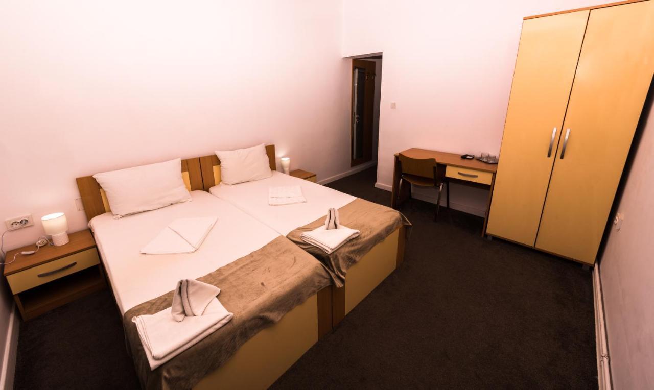Manea Orsova Hotel Ngoại thất bức ảnh