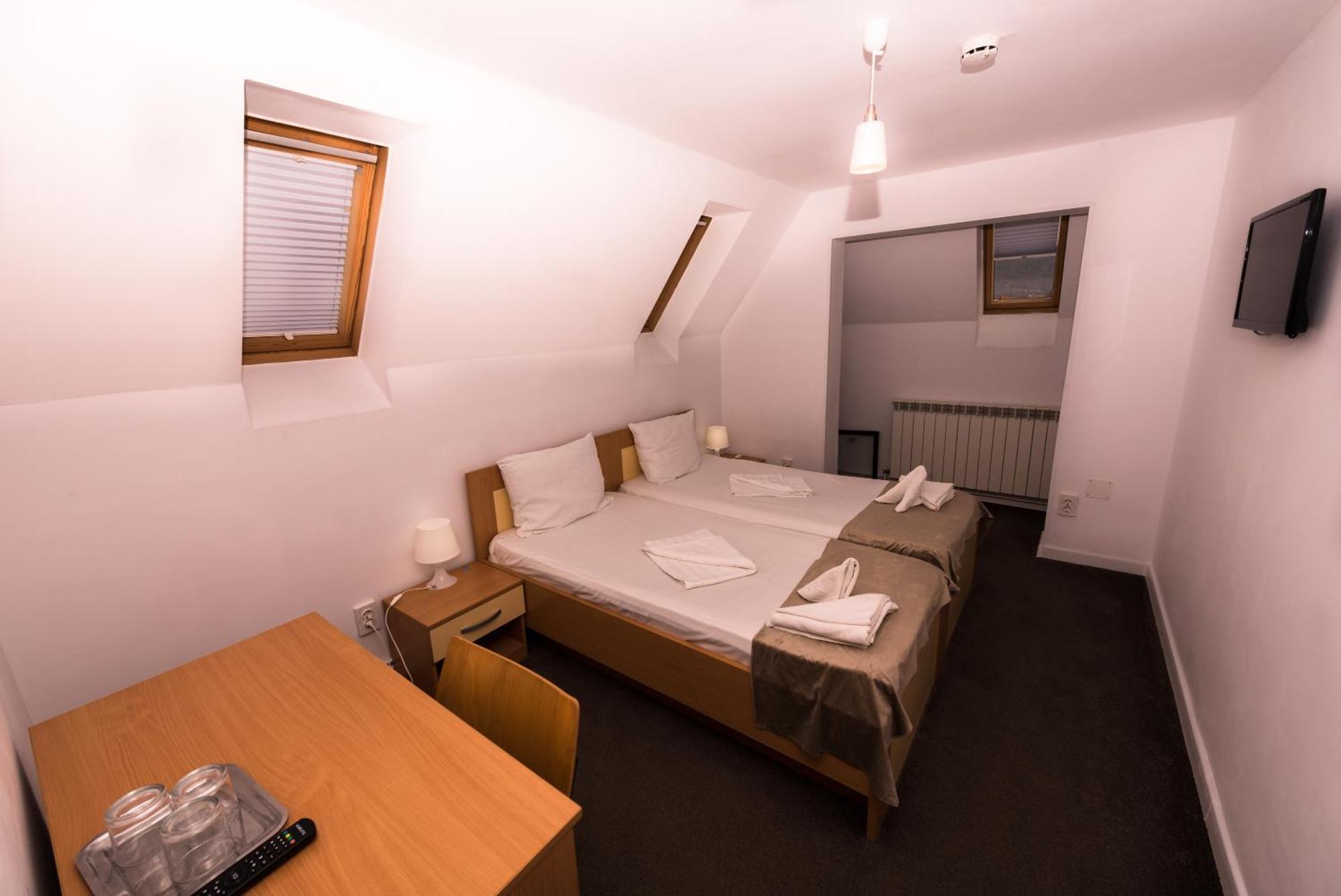 Manea Orsova Hotel Ngoại thất bức ảnh