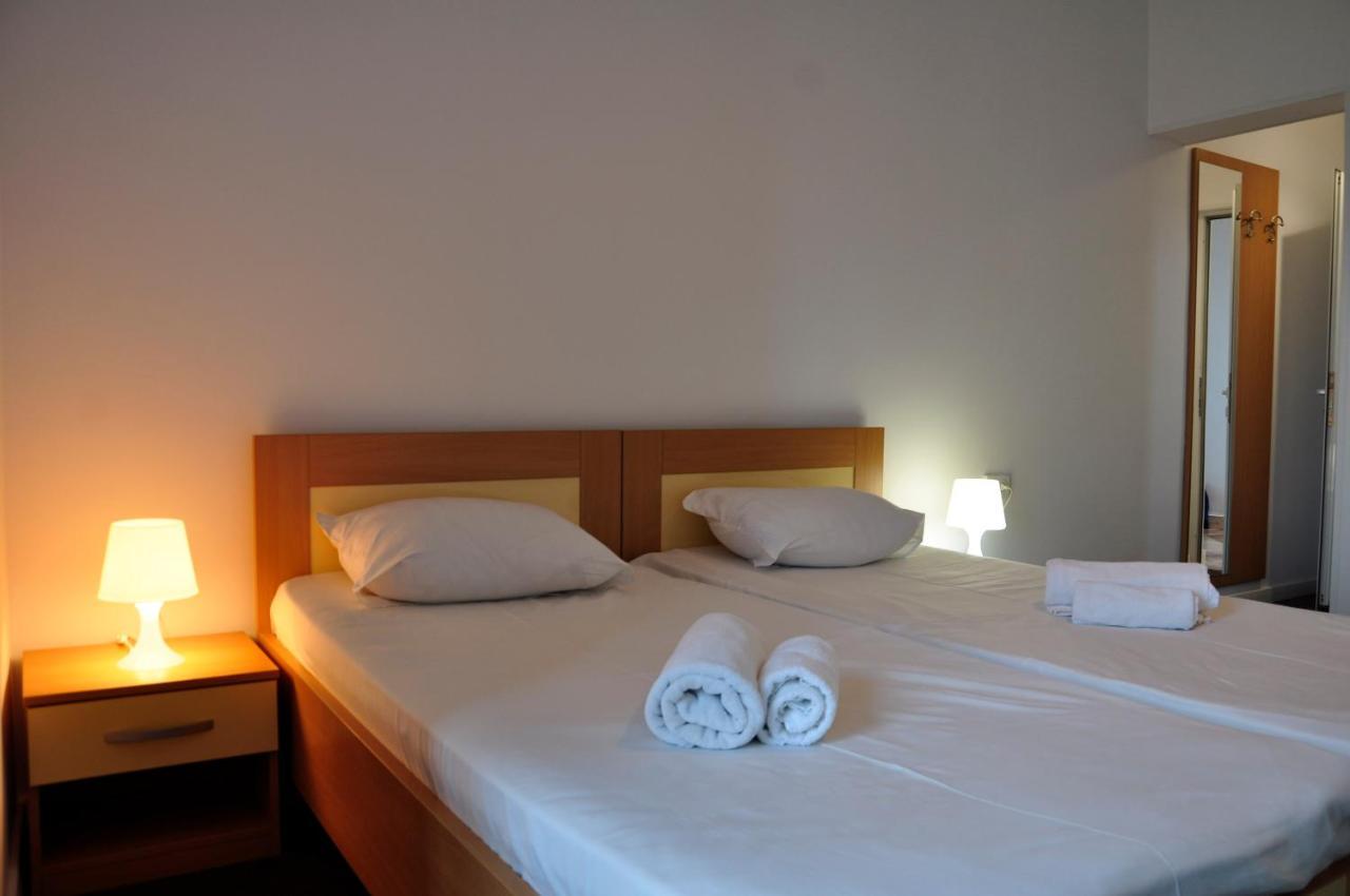 Manea Orsova Hotel Ngoại thất bức ảnh