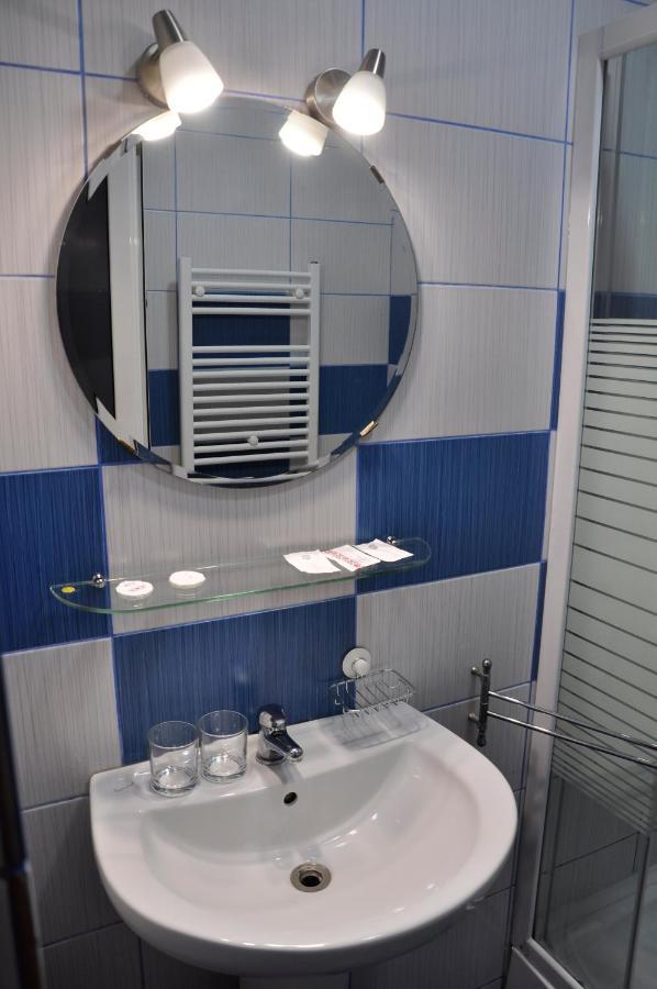 Manea Orsova Hotel Ngoại thất bức ảnh