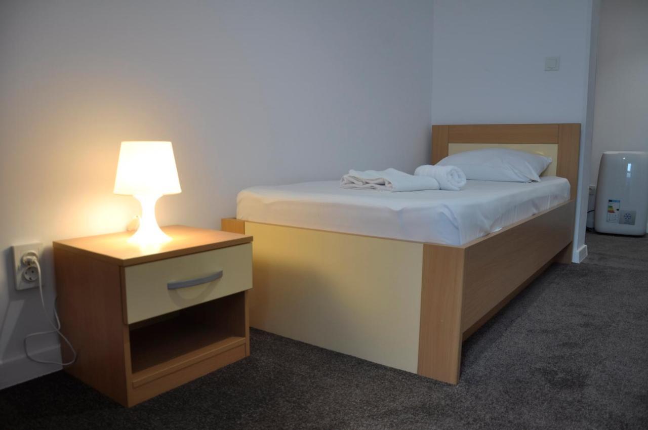 Manea Orsova Hotel Ngoại thất bức ảnh