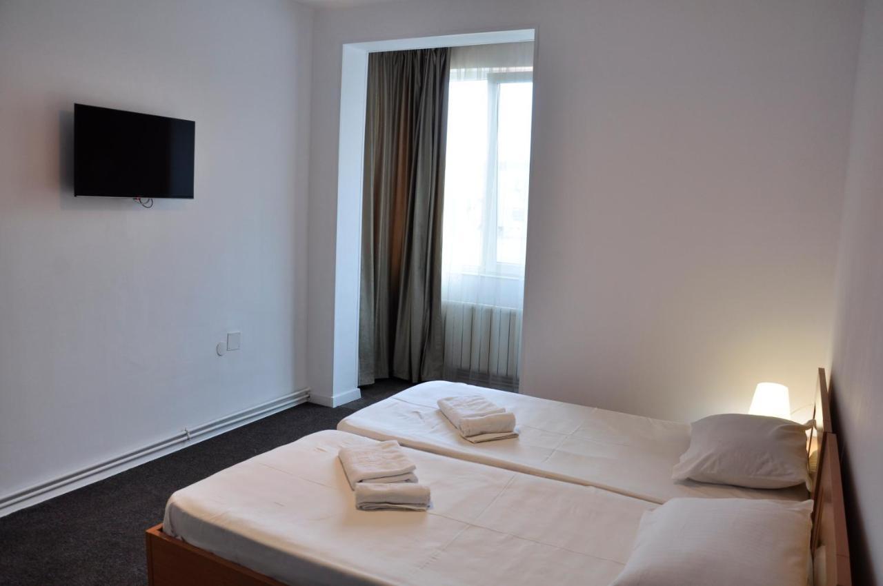Manea Orsova Hotel Ngoại thất bức ảnh