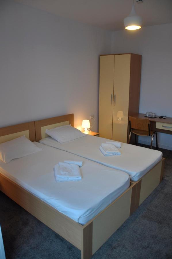 Manea Orsova Hotel Ngoại thất bức ảnh