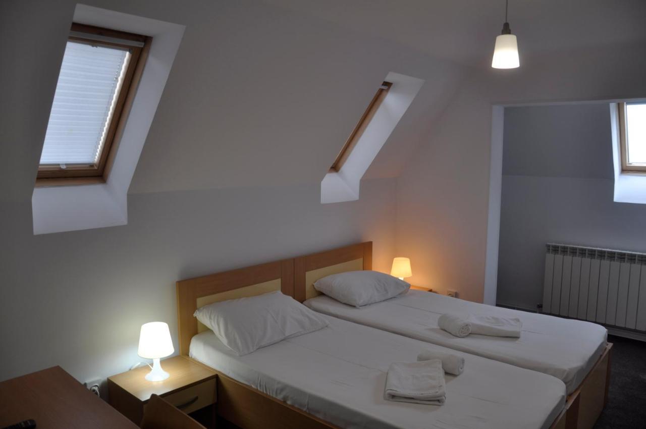 Manea Orsova Hotel Ngoại thất bức ảnh
