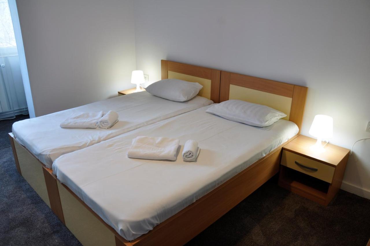 Manea Orsova Hotel Ngoại thất bức ảnh