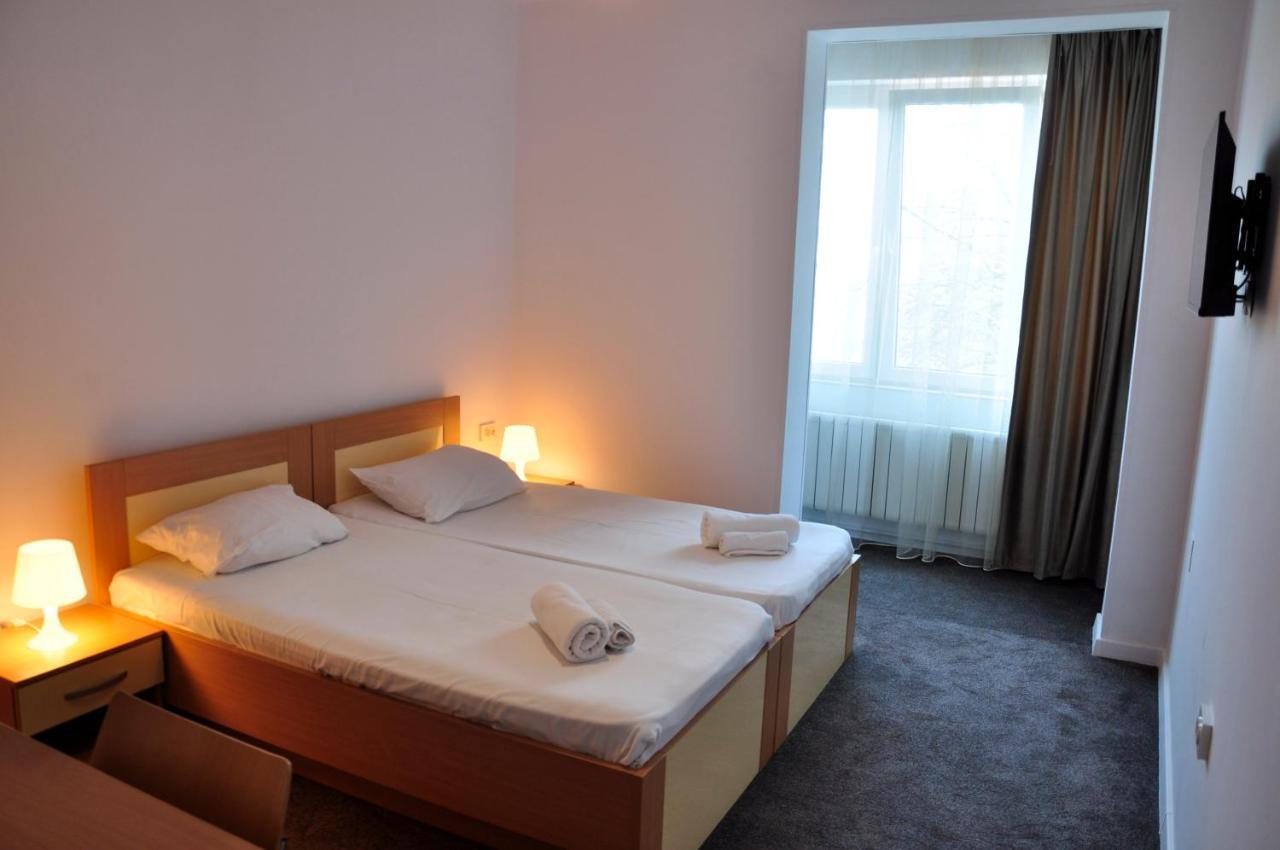 Manea Orsova Hotel Ngoại thất bức ảnh